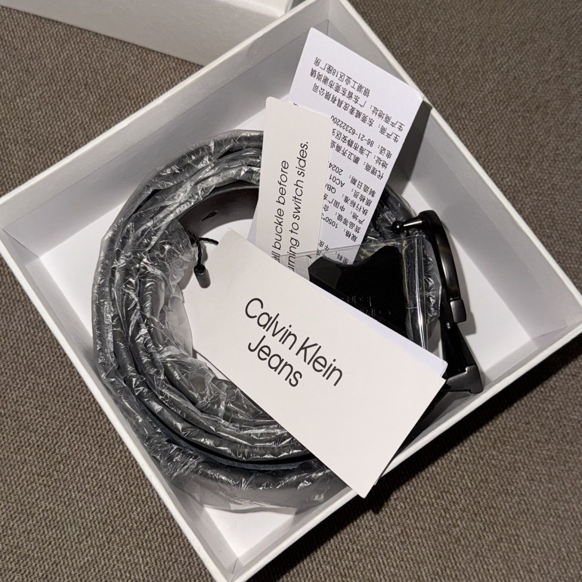 Calvin Klein Jeans - მამაკაცის ტყავის კლასიკური ქამარი მეტალის ლოგოთი thumbnail