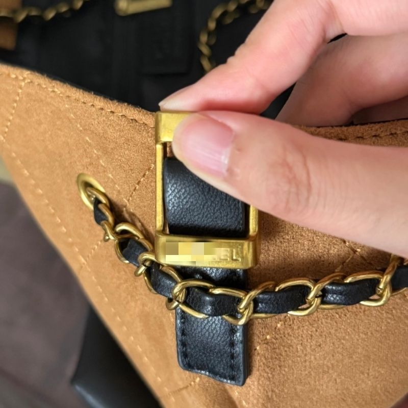 Chanel – ექსკლუზიური დიზაინის ტრენდული ჩანთა CC საკეტითა და ჯაჭვის ღვედით thumbnail