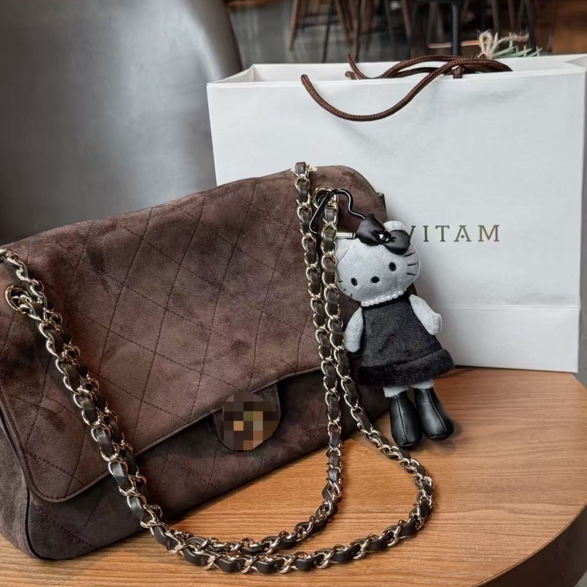 Chanel – ნატურალური ტყავის ექსკლუზიური ტრენდული Flap ჩანთა CC საკეტითა და ჯაჭვის ღვედით thumbnail