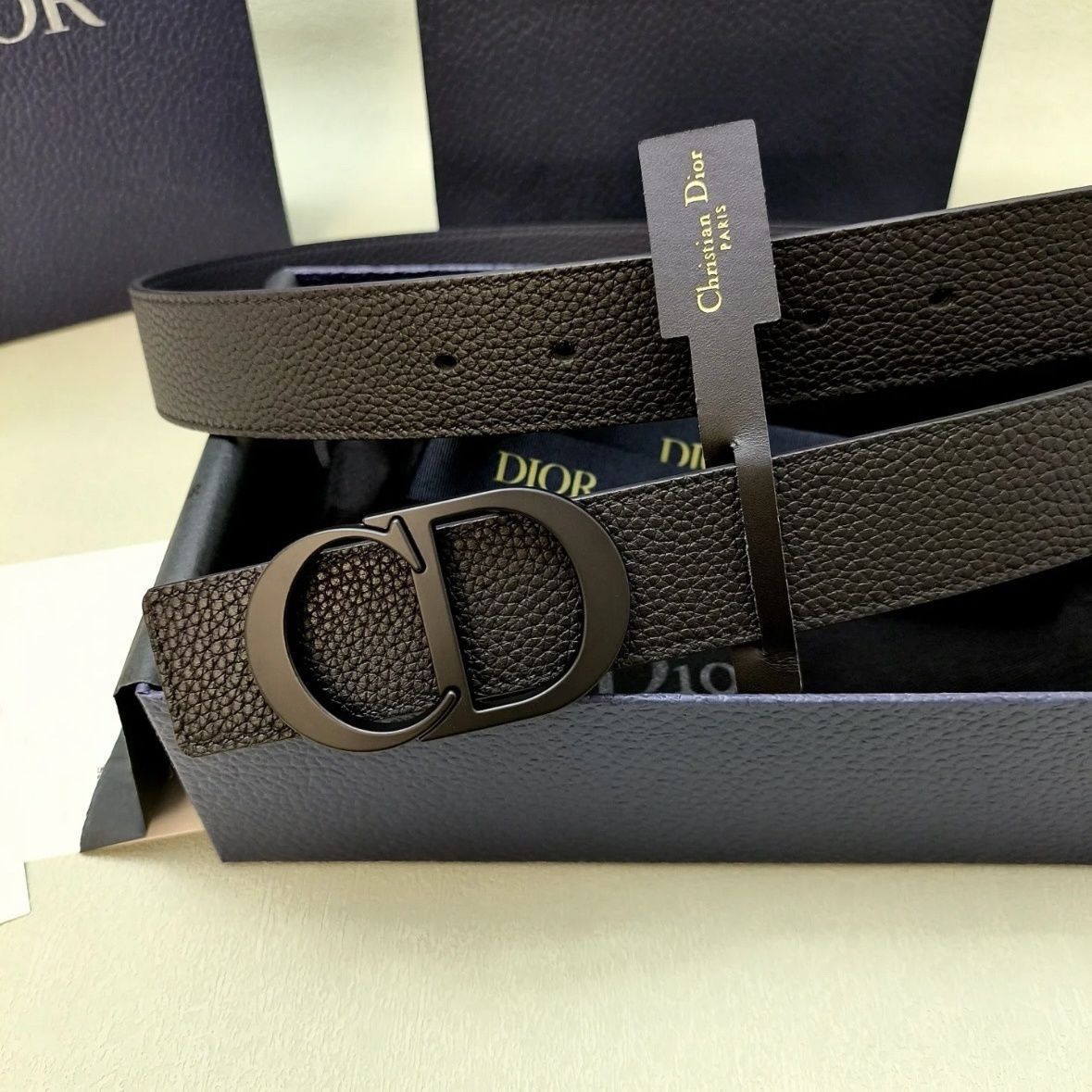 Dior – ნატურალური ტყავის ექსკლუზიური ტრენდული ქამარი thumbnail