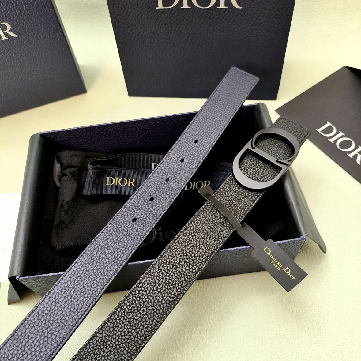 Dior – ნატურალური ტყავის ექსკლუზიური ტრენდული ქამარი thumbnail