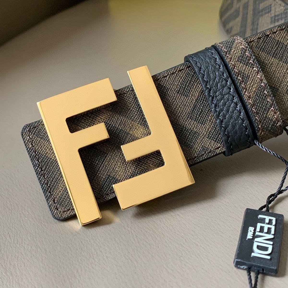Fendi – FF მონოგრამითა და ნატურალური ტყავით დამზადებული ექსკლუზიური ქამარი thumbnail
