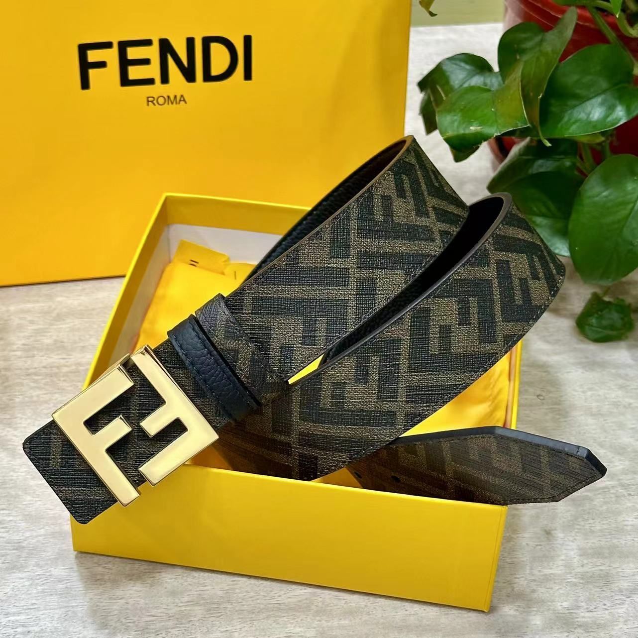 Fendi – FF მონოგრამითა და ნატურალური ტყავით დამზადებული ექსკლუზიური ქამარი thumbnail