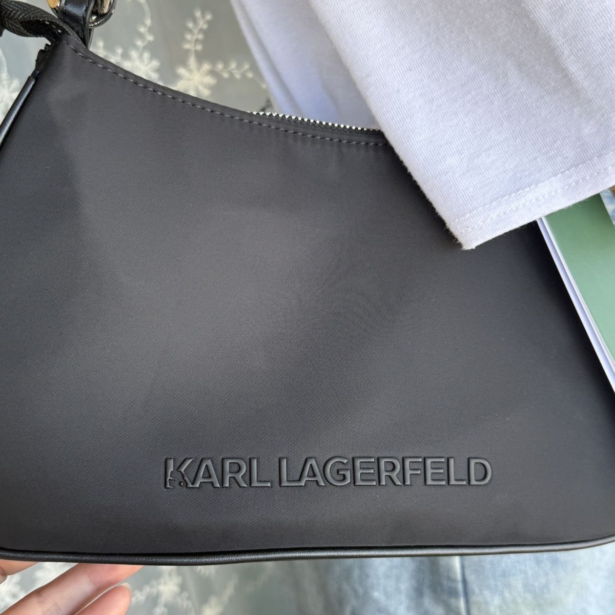 Karl Lagerfeld – ექსკლუზიური ტრენდული ჩანთა thumbnail