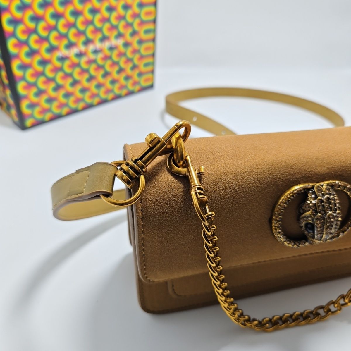 Kurt Geiger London – ტყავის Eagle Head საკულტო ლოგოთი გაფორმებული ტრენდული ჩანთა thumbnail
