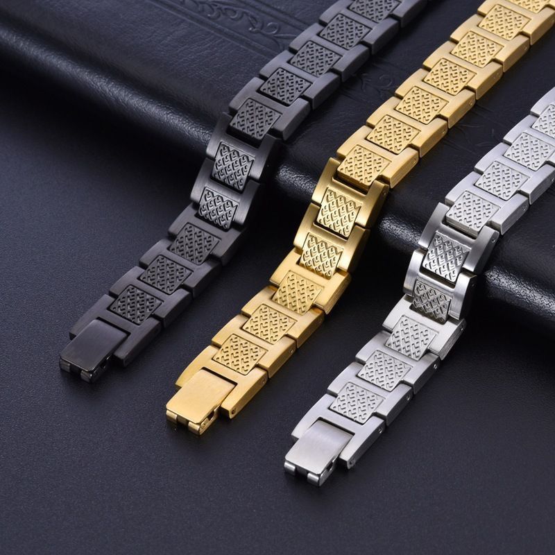 Lacoste – საკულტო ლოგოთი გაფორმებული Titanium Steel-ის ტრენდული სამაჯური thumbnail