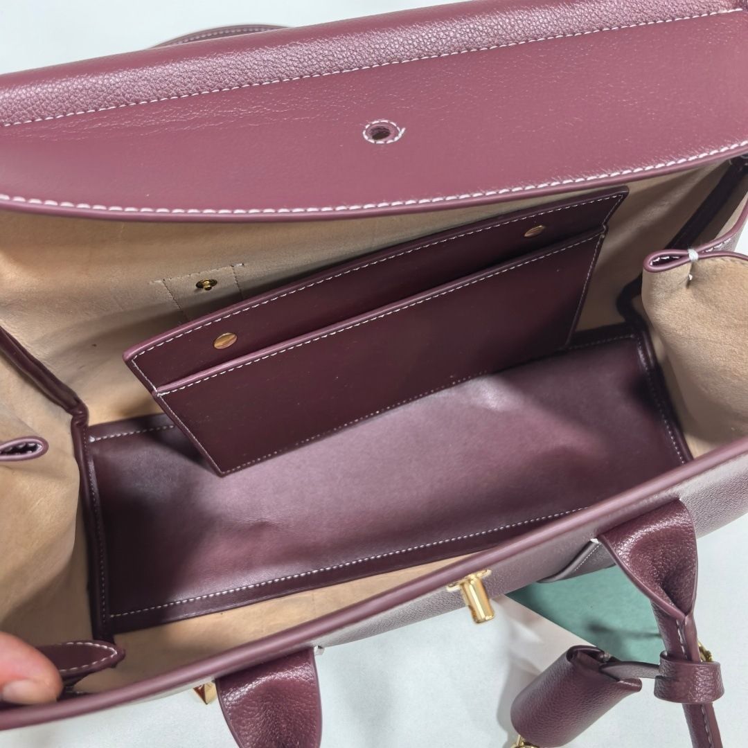 Loro Piana – ელეგანტური დიზაინის ნატურალური ტყავის ქალის ტრენდული ჩანთა thumbnail