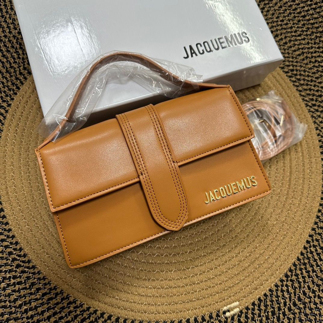 Jacquemus - ქალის ელეგანტური ხელჩანთა ქამრის დეტალით