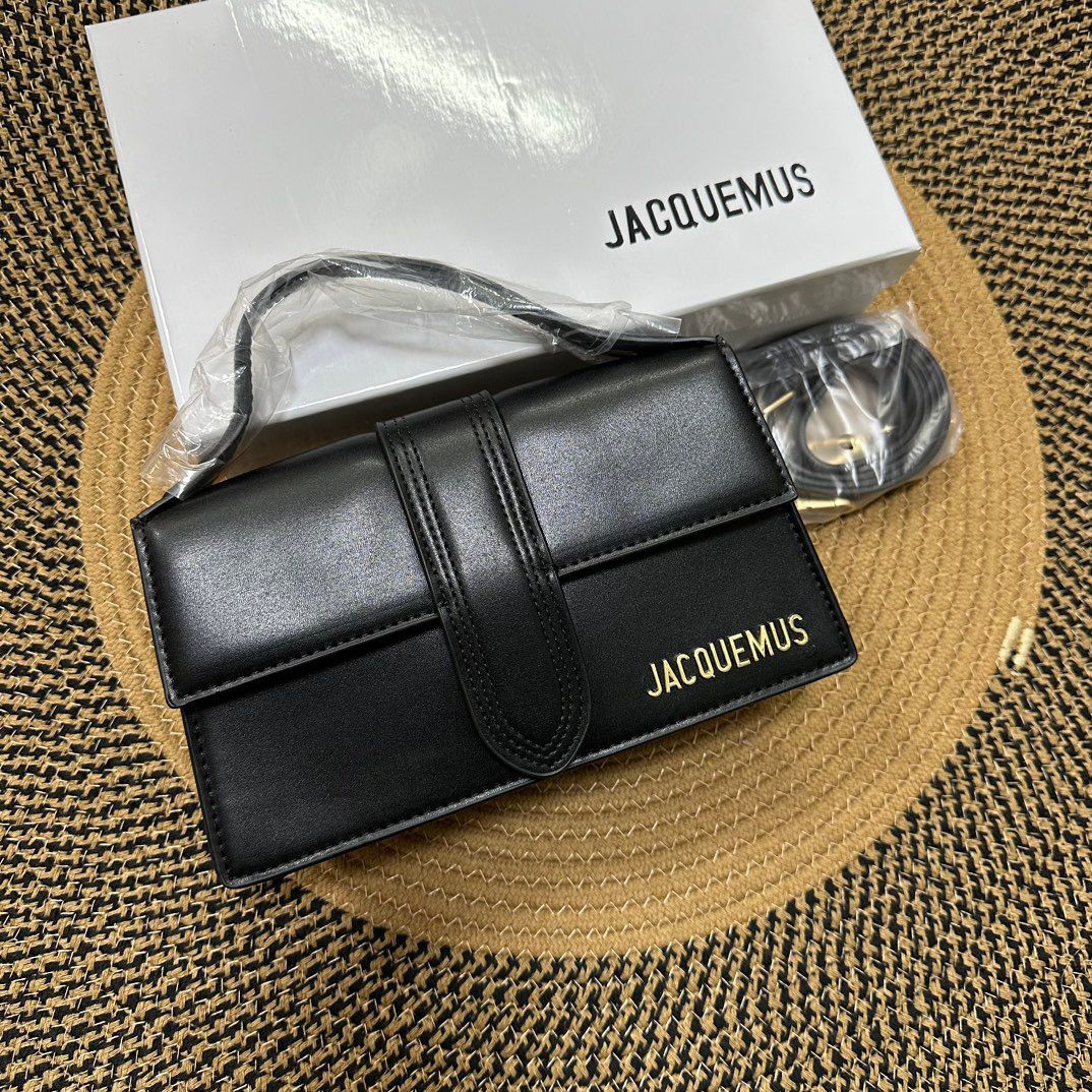 Jacquemus - ქალის ელეგანტური ხელჩანთა ქამრის დეტალით