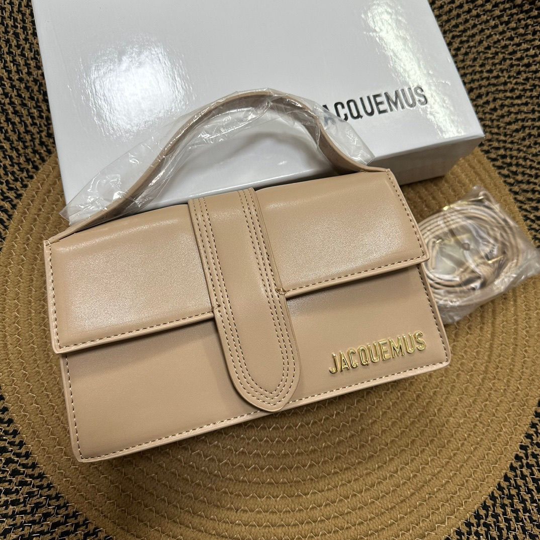 Jacquemus - ქალის ელეგანტური ხელჩანთა ქამრის დეტალით