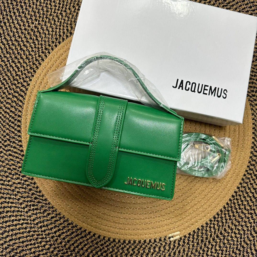 Jacquemus - ქალის ელეგანტური ხელჩანთა ქამრის დეტალით