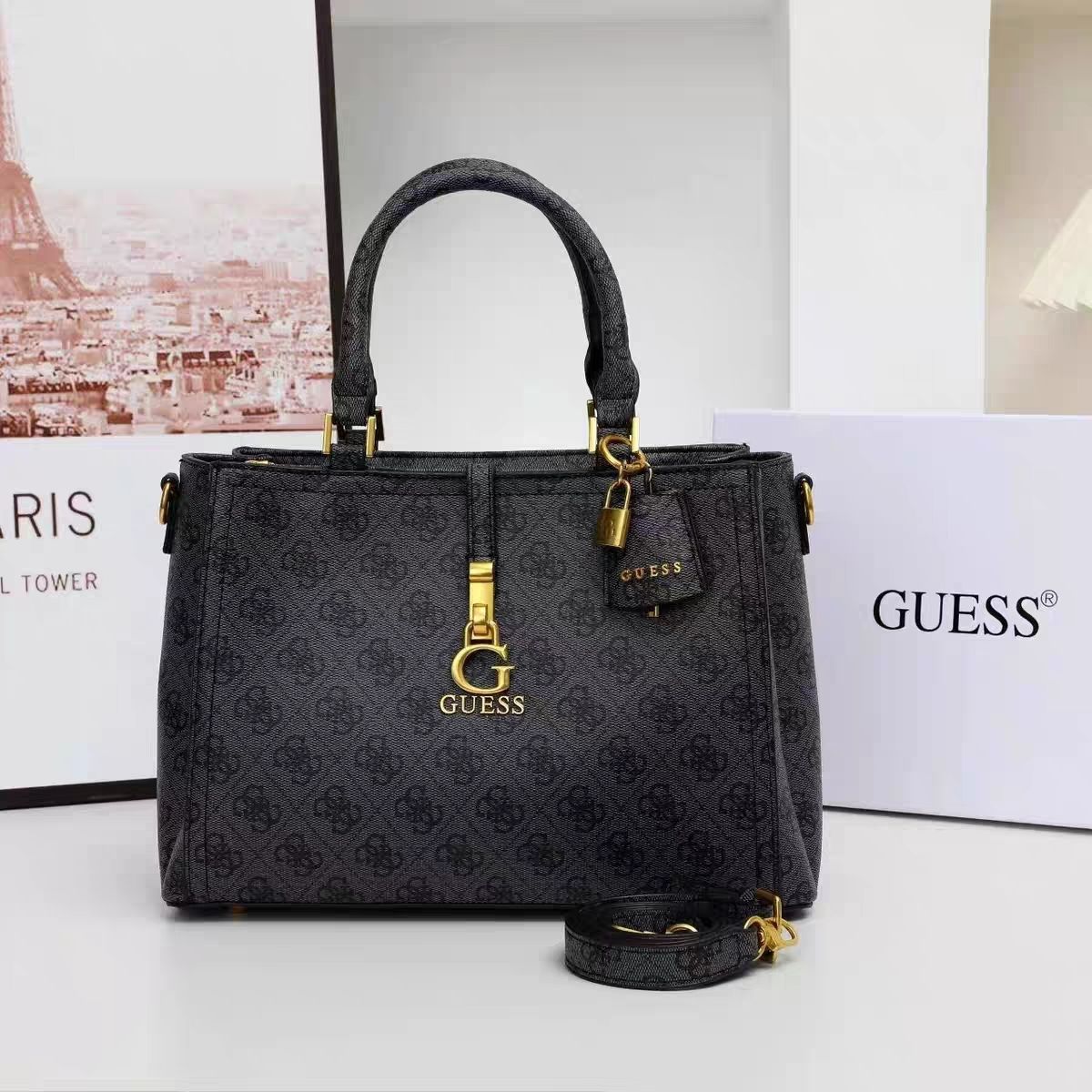 GUESS - ქალის Signature ჩანთა ბრენდული დეტალებით