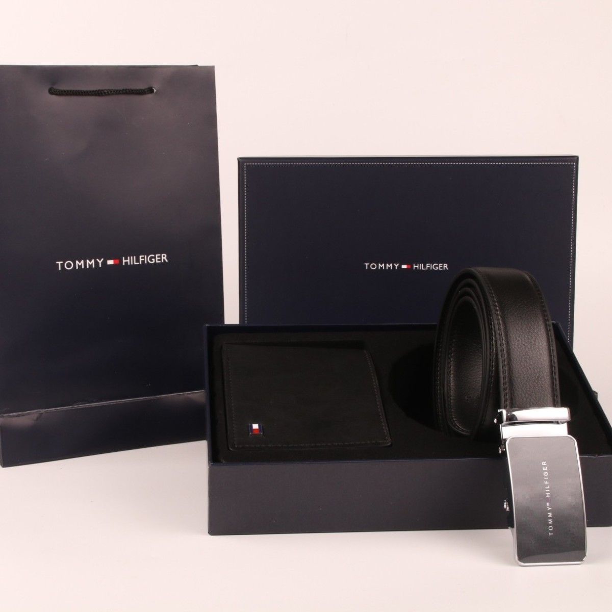 Tommy Hilfiger – ტყავის ლუქს კლასის მამაკაცის სასაჩუქრე კომპლექტი