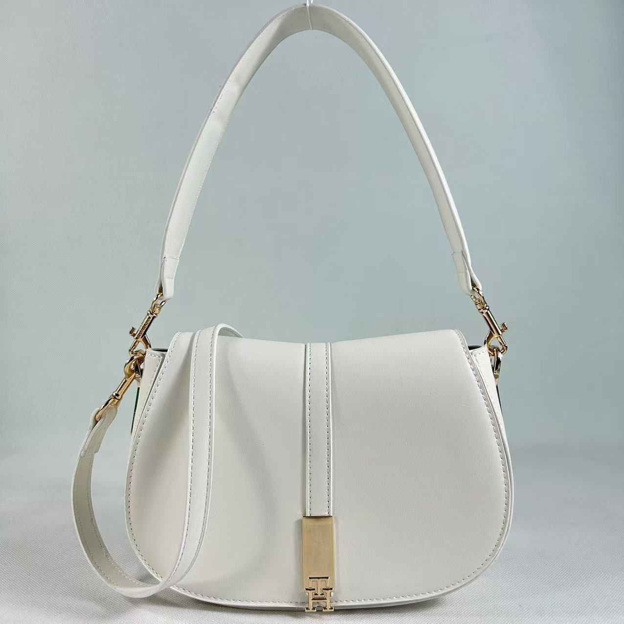 Tommy Hilfiger – ლუქს კლასის ტრენდული ხელჩანთა