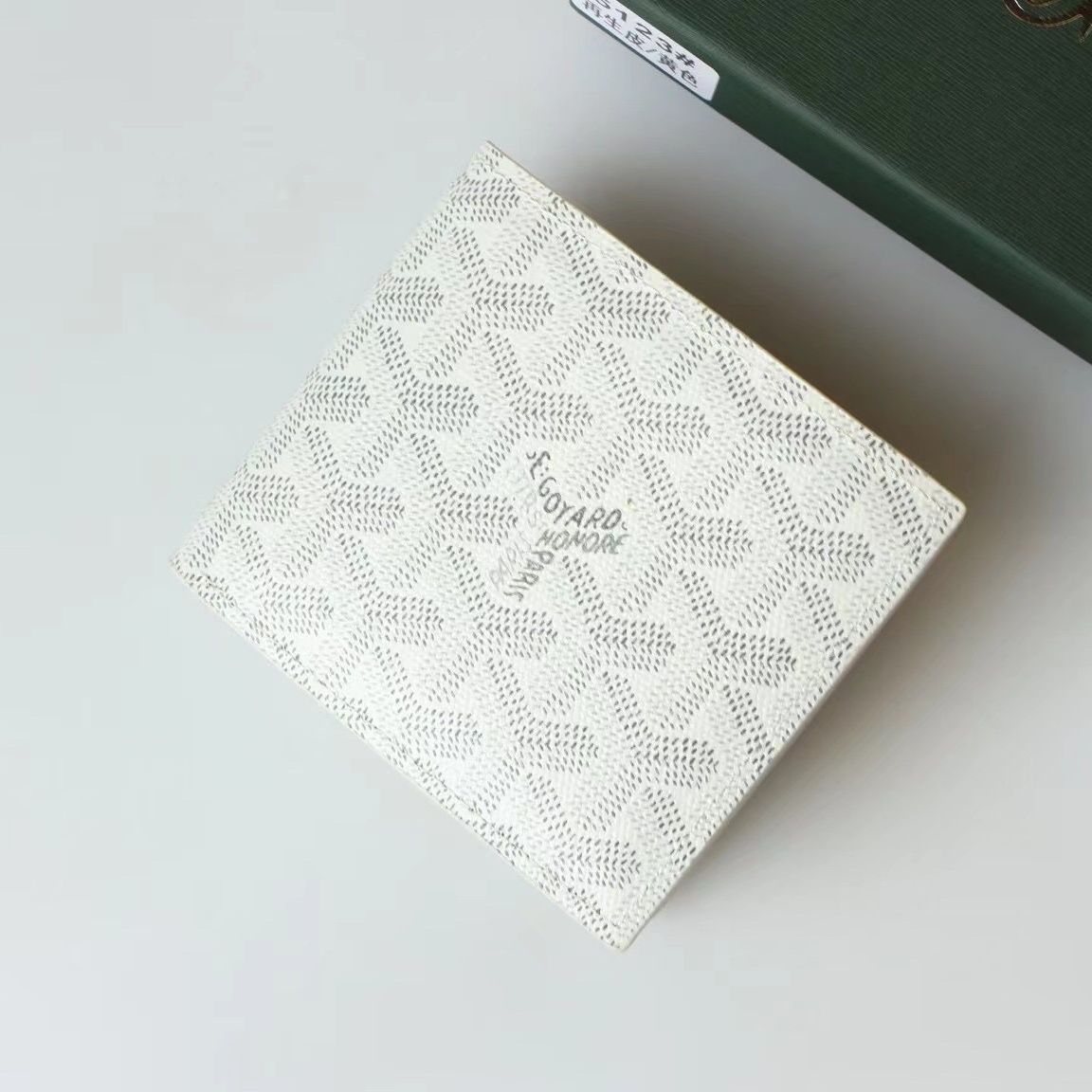 Goyard – Goyardine საკულტო პრინტით გაფორმებული ტყავის ტრენდული საფულე