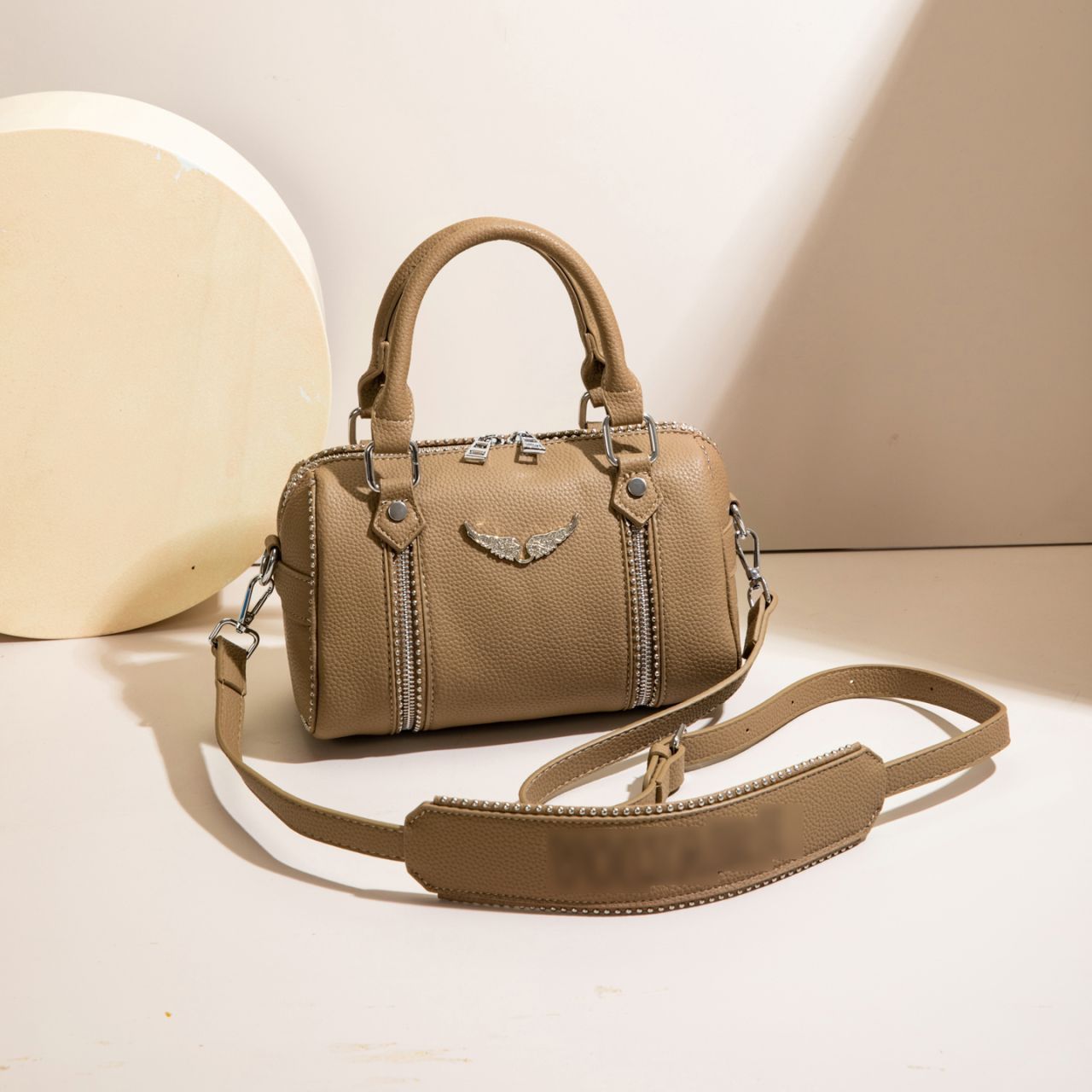 Zadig & Voltaire – ტყავის საკულტო ფრთების ლოგოთი გაფორმებული Sunny სტილის ტრენდული ჩანთა