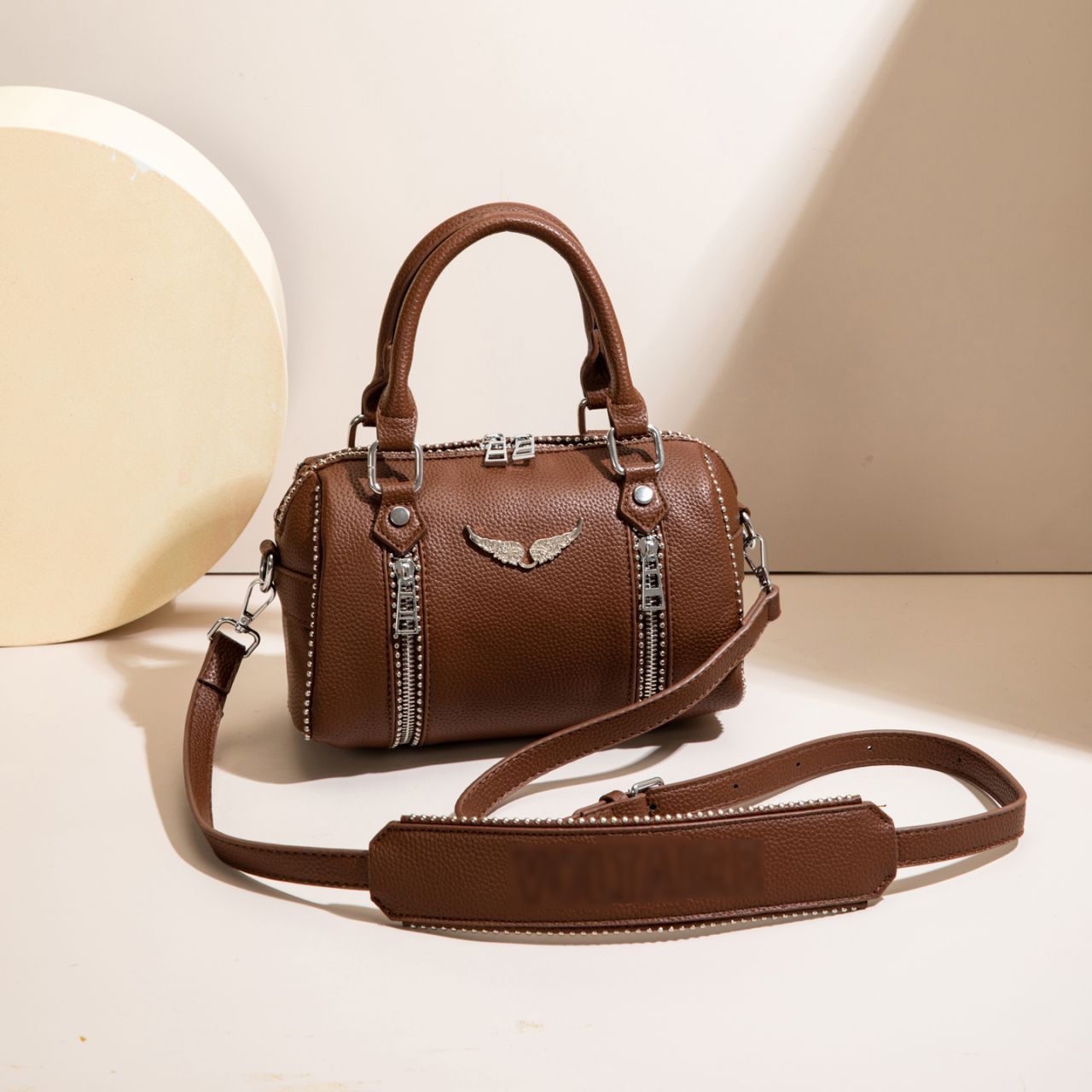 Zadig & Voltaire – ტყავის საკულტო ფრთების ლოგოთი გაფორმებული Sunny სტილის ტრენდული ჩანთა
