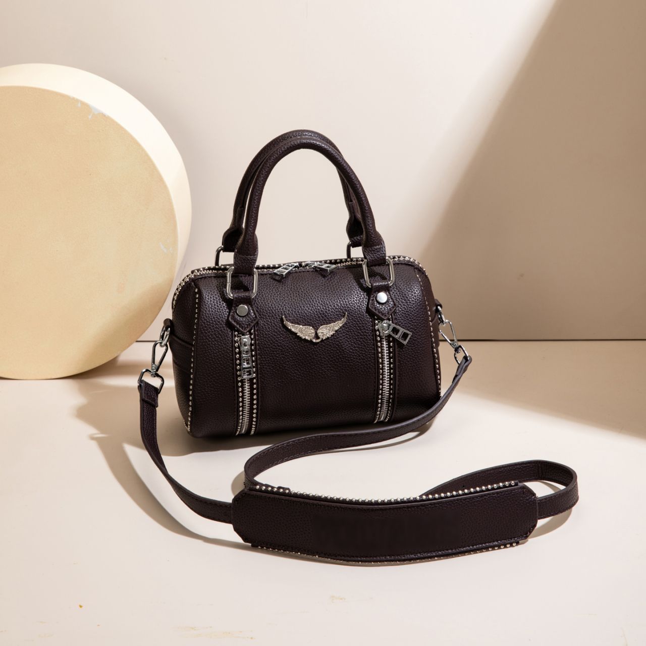 Zadig & Voltaire – ტყავის საკულტო ფრთების ლოგოთი გაფორმებული Sunny სტილის ტრენდული ჩანთა