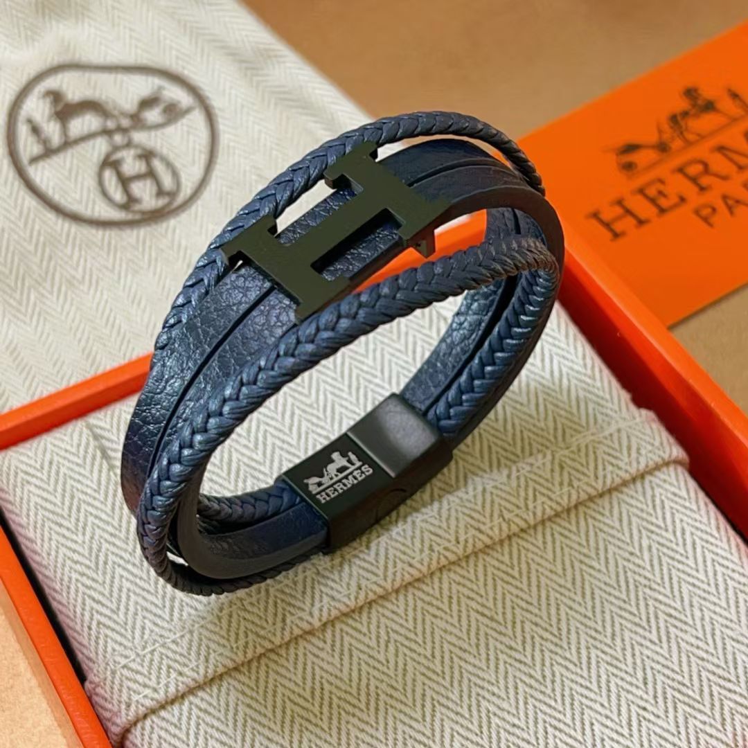 Hermès – უჟანგავი ფოლადის დეტალებითა და ტყავით დამზადებული ექსკლუზიური სამაჯური