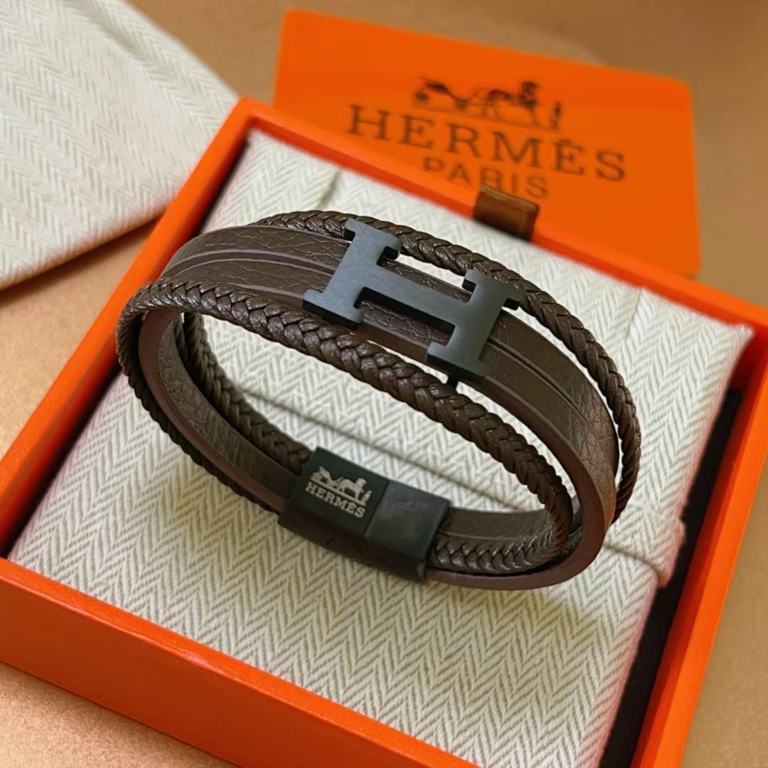 Hermès – უჟანგავი ფოლადის დეტალებითა და ტყავით დამზადებული ექსკლუზიური სამაჯური