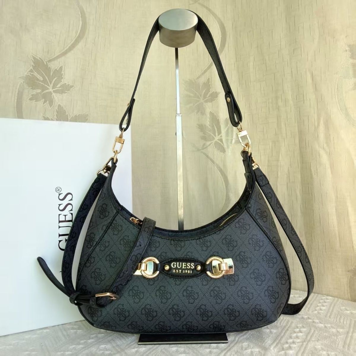 GUESS – ექსკლუზიური დიზაინის ტრენდული ჩანთა