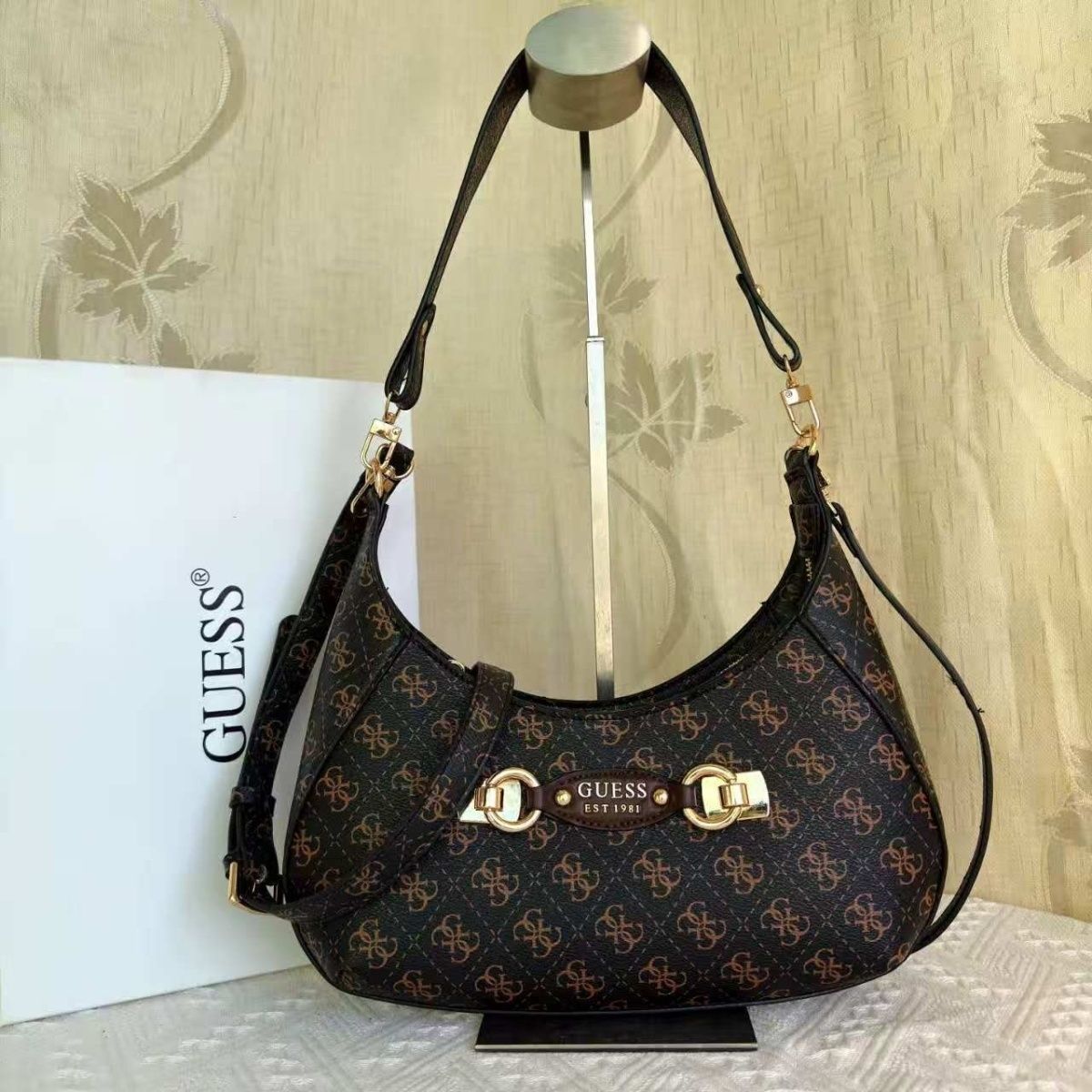 GUESS – ექსკლუზიური დიზაინის ტრენდული ჩანთა