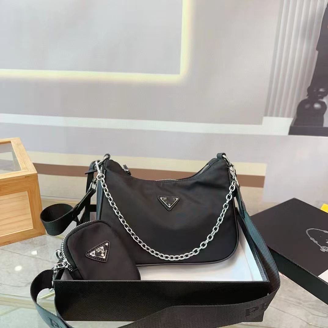 Prada – ექსკლუზიური დიზაინის ტრენდული ჩანთა