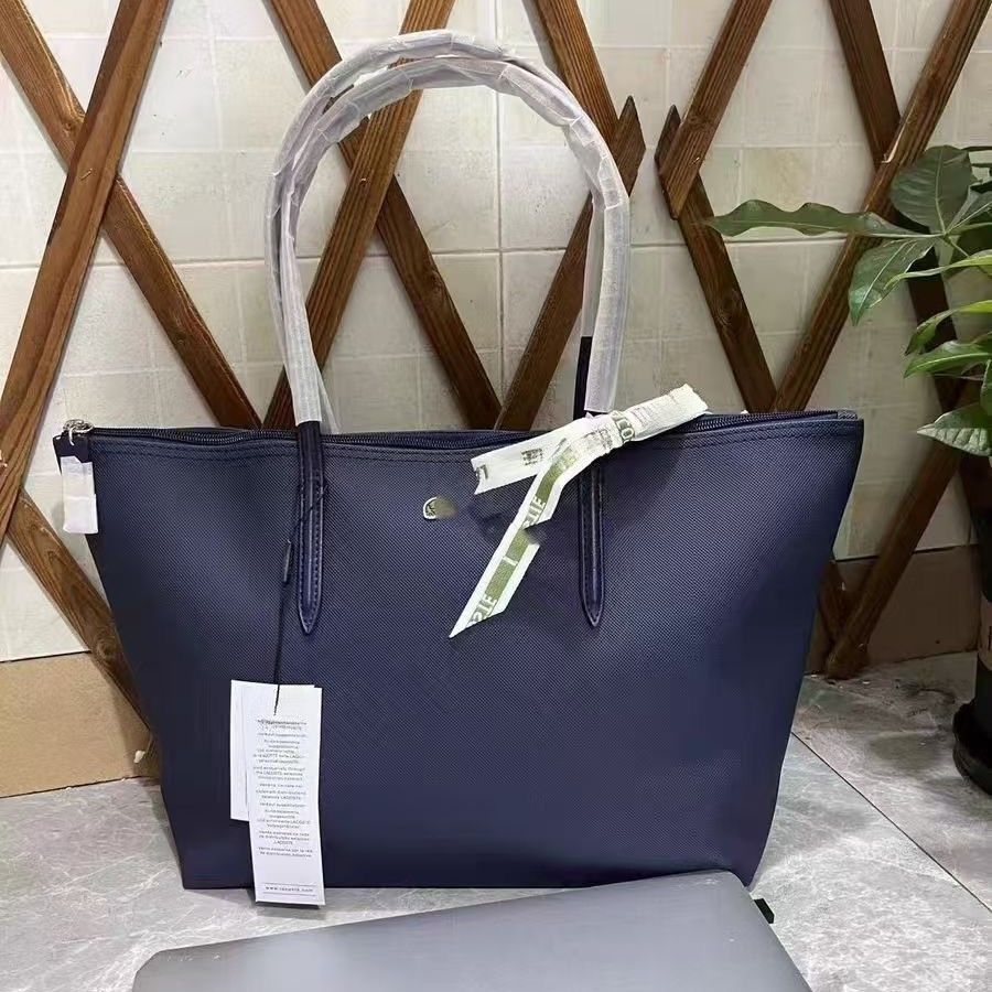 Lacoste – ექსკლუზიური დიზაინის ტრენდული ჩანთა