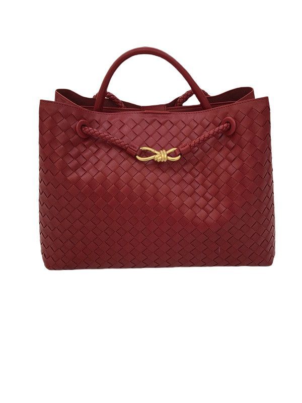 Bottega Veneta – Intrecciato წვნის ტექნიკითა და ოქროსფერი დეტალით გაფორმებული ტრენდული Tote ჩანთა