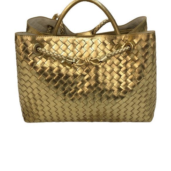 Bottega Veneta – Intrecciato წვნის ტექნიკითა და ოქროსფერი დეტალით გაფორმებული ტრენდული Tote ჩანთა