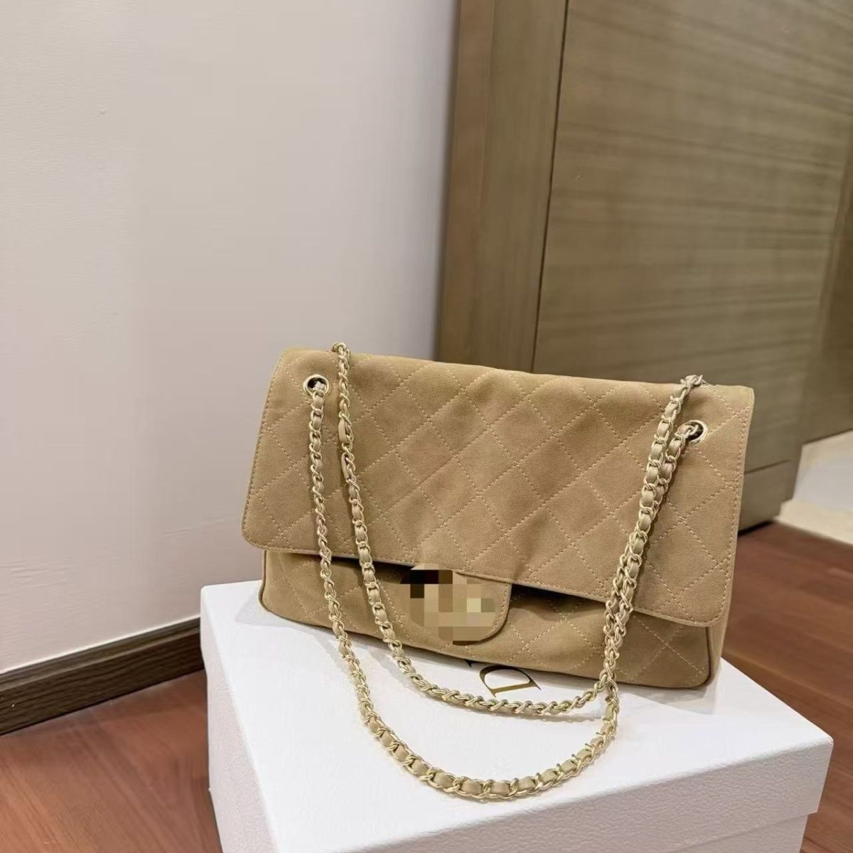 Chanel – ნატურალური ტყავის ექსკლუზიური ტრენდული Flap ჩანთა CC საკეტითა და ჯაჭვის ღვედით